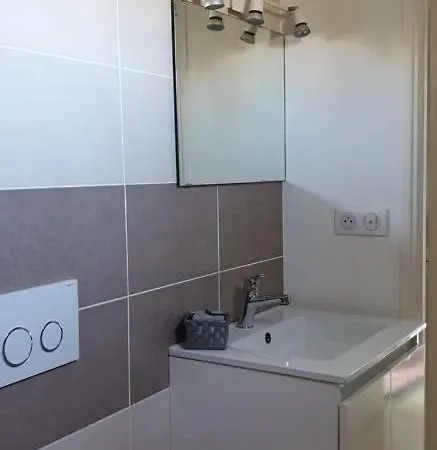 Studio Le Lavandou 勒拉旺杜